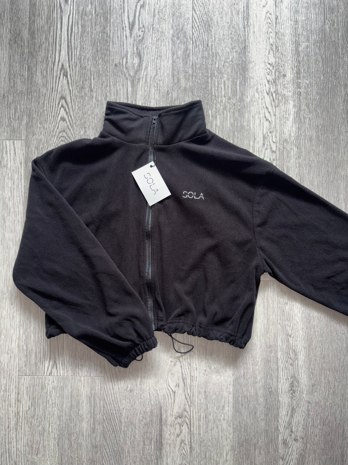 Essential Fleece in Black